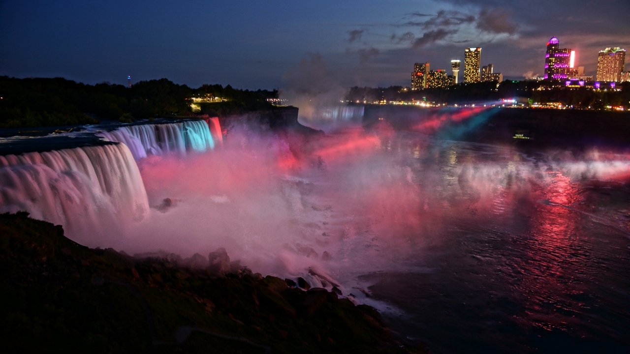 Niagara Falls with Lights